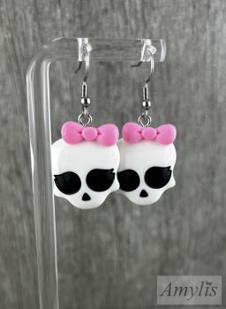 Preview: Schädel Ohrringe mit rosa Schleife | Handgefertigter Schmuck von Amylis