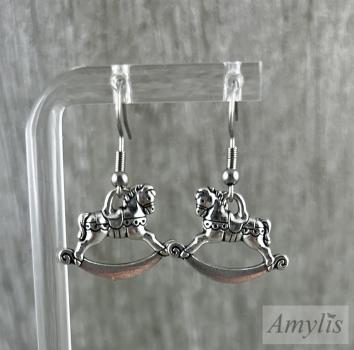 Schaukelpferd Ohrhänger – verspielter Handmade Schmuck | Amylis