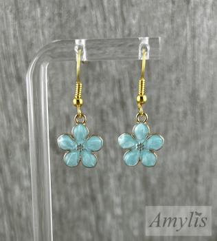 Preview: Hellblaue Blüten Ohrhänger – zart wie ein Frühlingshauch