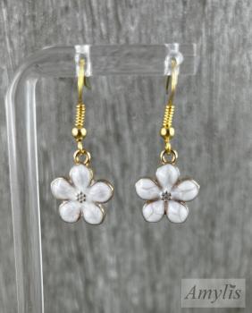 Weiße Blüten Ohrhänger – zarter Frühlingsschmuck | Amylis